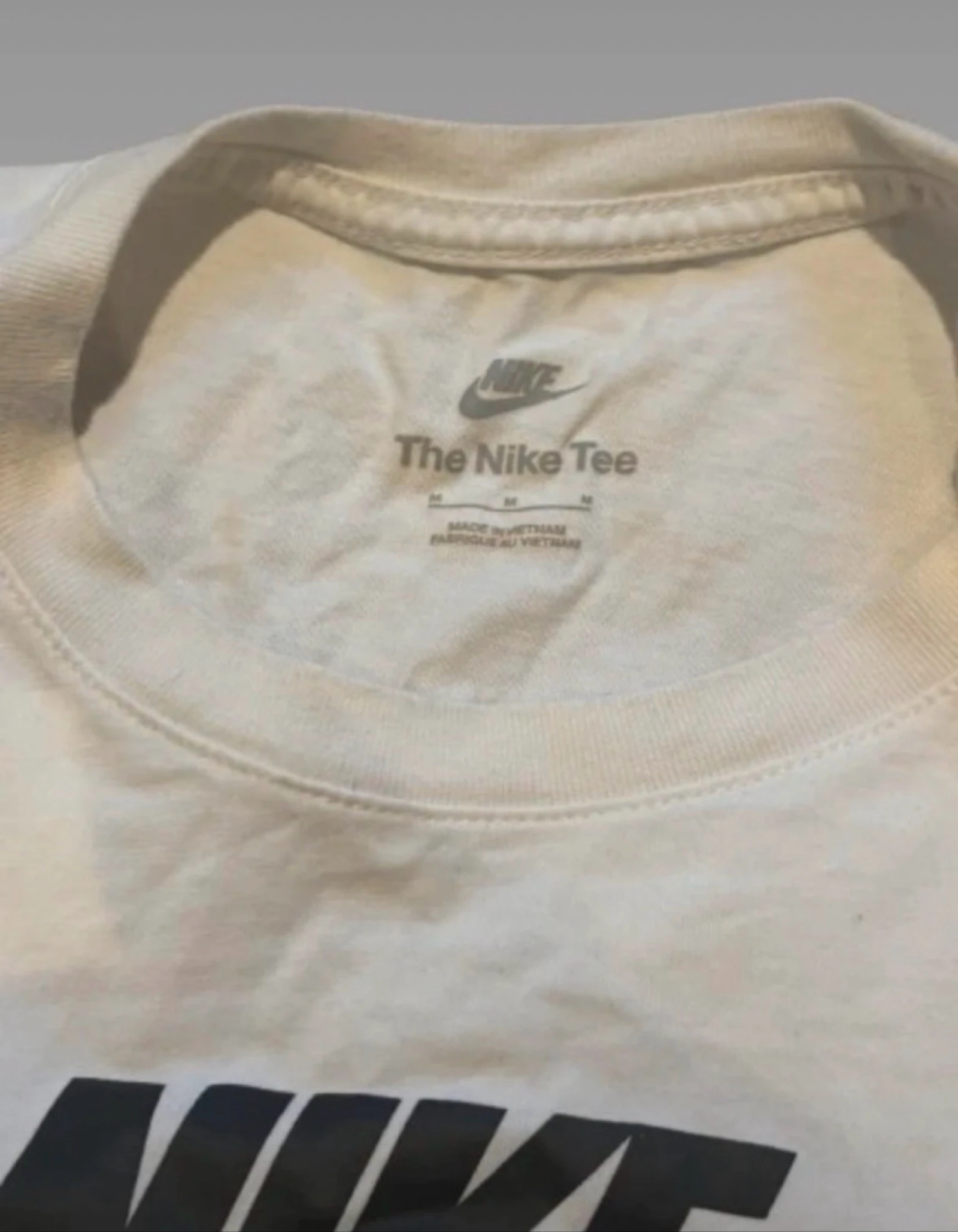 T-shirt Nike Branco com Logo Swoosh Preto - Tamanho M - Satisfatório – photo 2